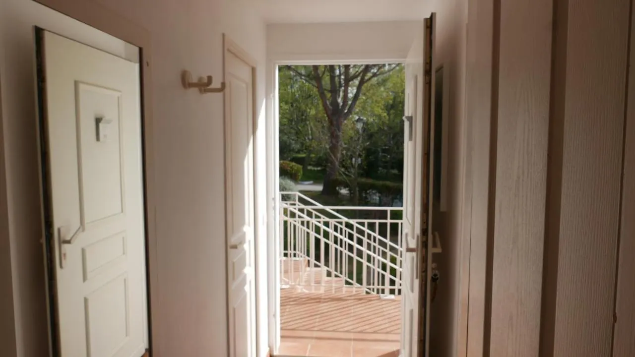 Le Dramont Appartement Vue Panoramique Mer Lac Foret Saint-Raphael  Apartment