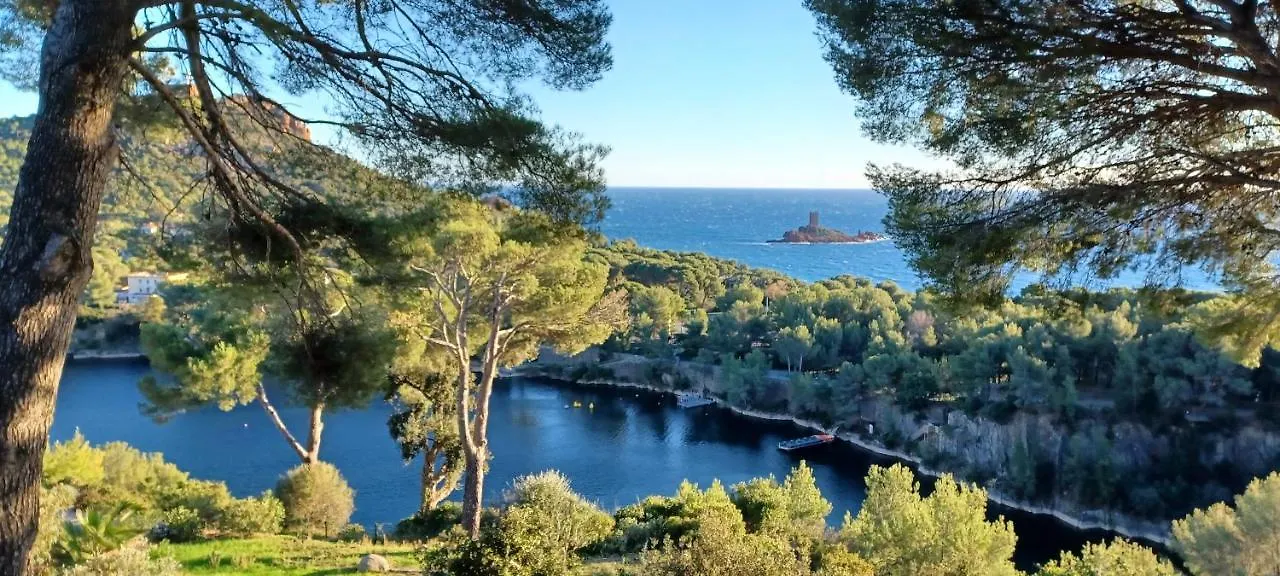 Apartment Le Dramont Appartement Vue Panoramique Mer Lac Foret Saint-Raphael
