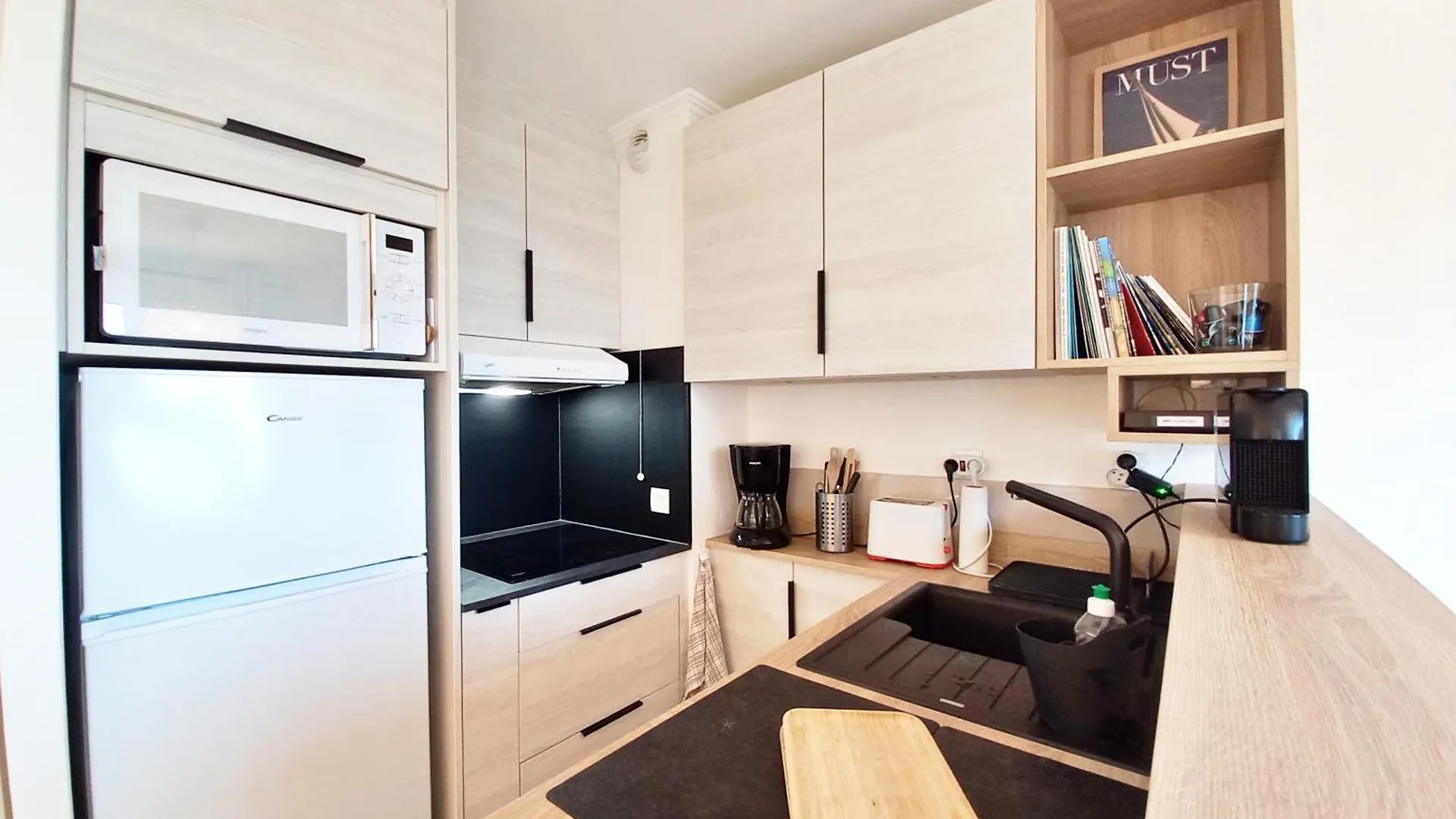 Apartment Le Dramont Appartement Vue Panoramique Mer Lac Foret Saint-Raphael  France